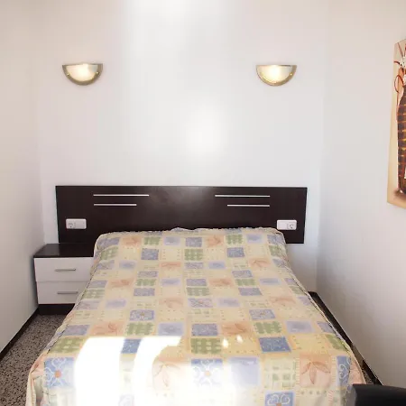 Miramar 22b Apartment Roses